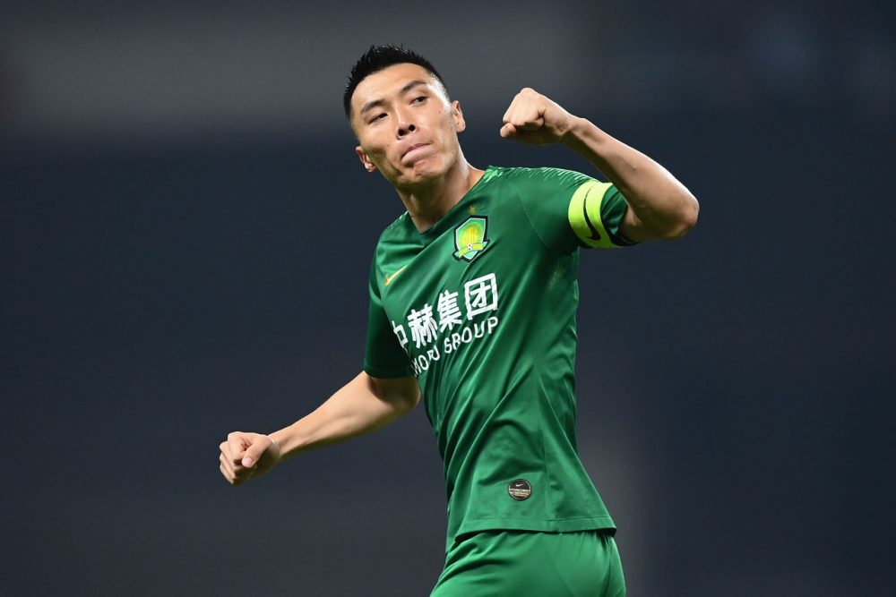  那不勒斯痛失榜首，金玟哉失误致关键丢球  